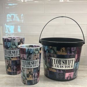 🆕 Host Pick! ⭐️ Taylor Swift popcorn bucket and 2 cups